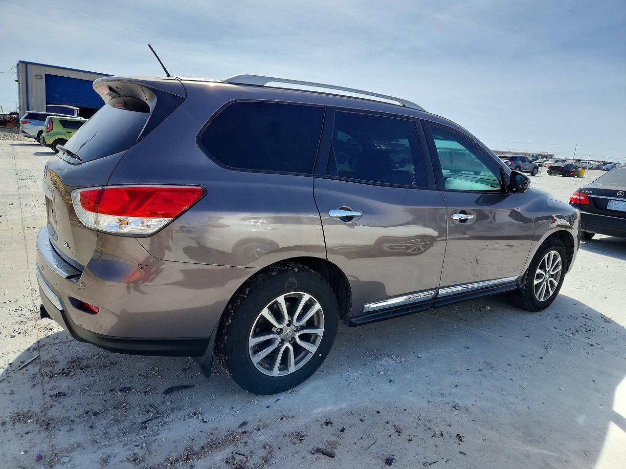 2014 Nissan Pathfinder sl