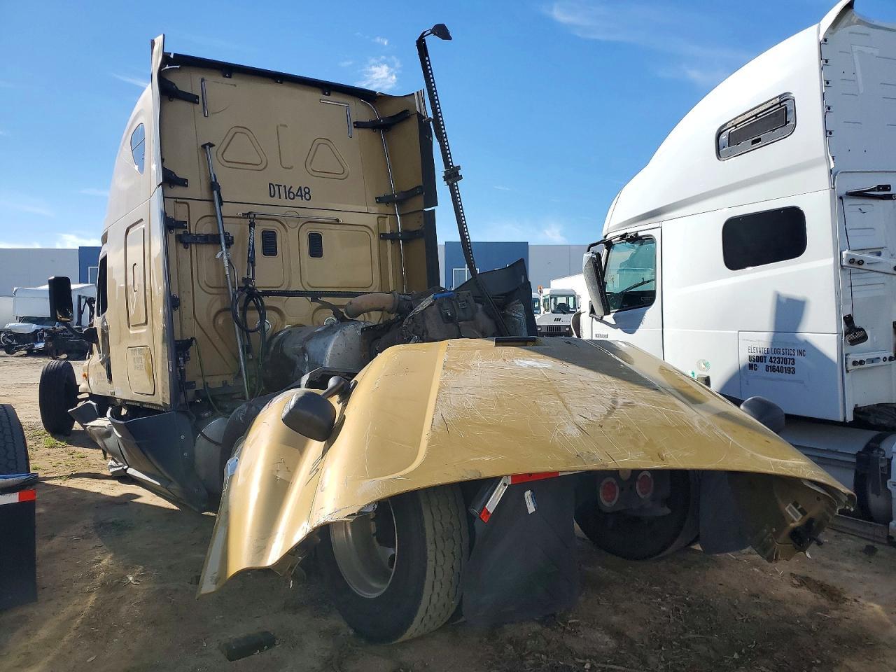 2016 Freightliner Cascadia 125