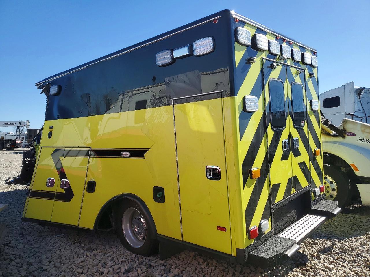 2023 Ford F550 Super-Ambulance