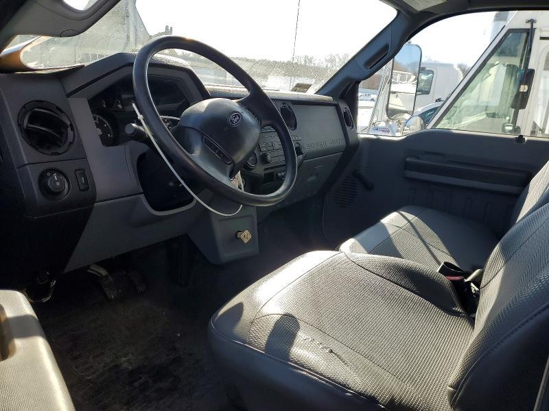 2011 Ford F750 Super Duty BOX Truck