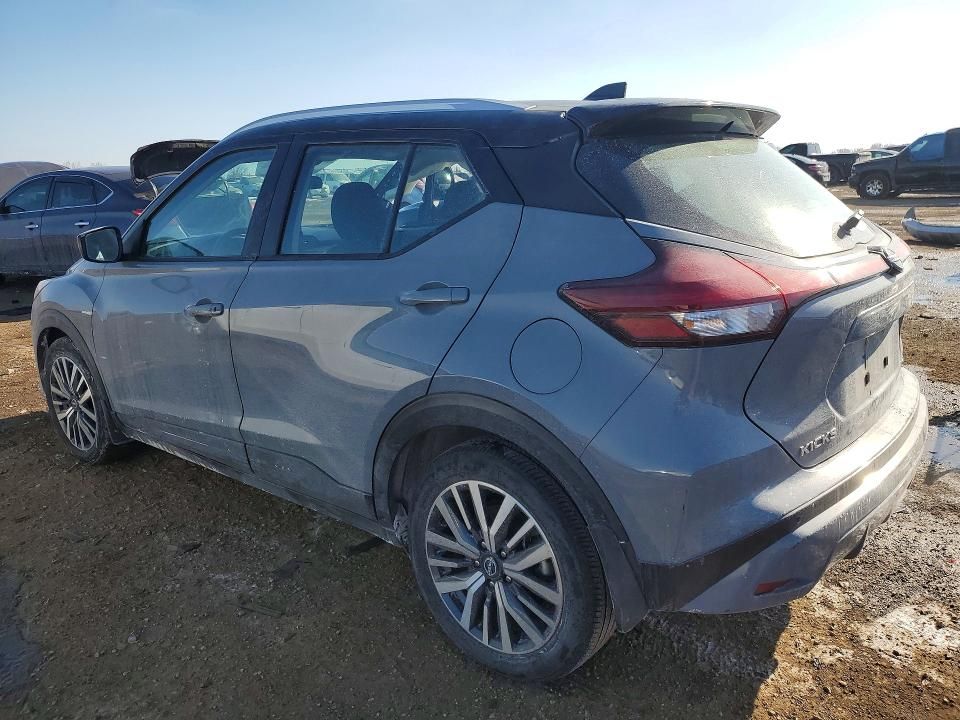 2022 Nissan Kicks sv