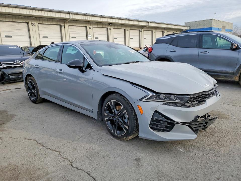 2022 KIA K5