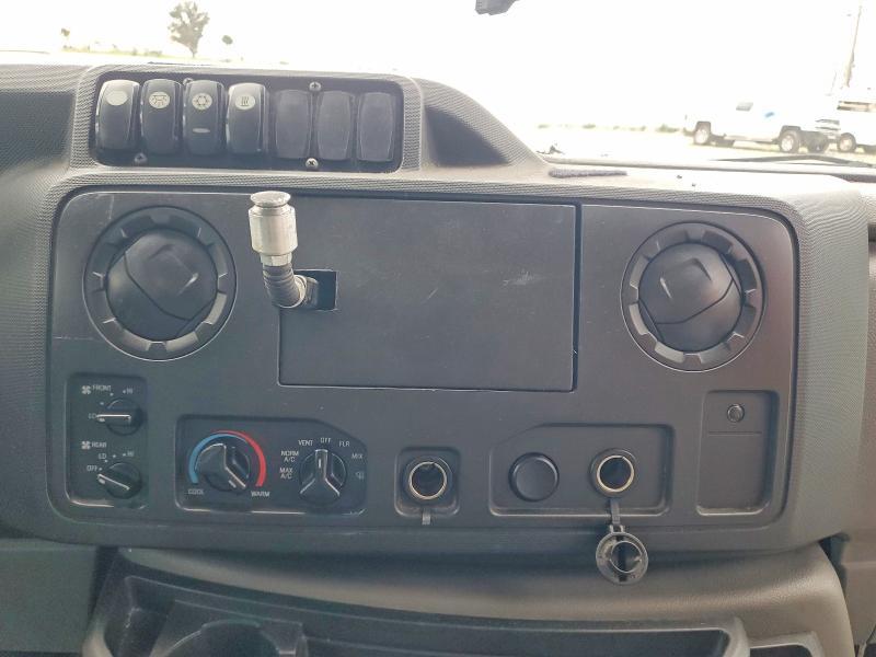 2017 Ford Econoline-Coach Bus