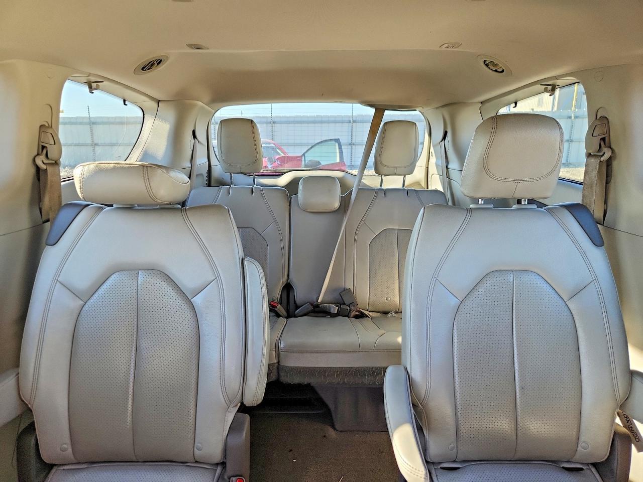 2020 Chrysler Pacifica Touring l