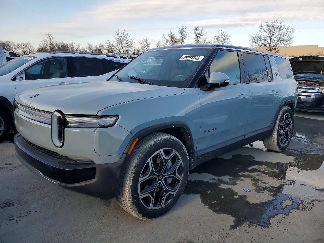 2025 Rivian R1S Adventure