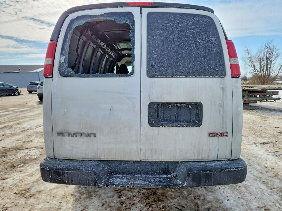 2017 GMC Savana 2500 Delivery van