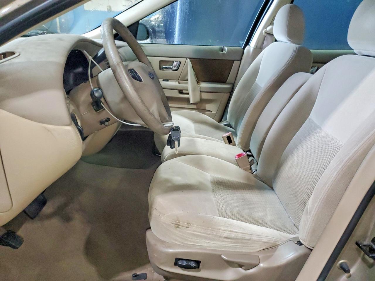 2003 Ford Taurus se