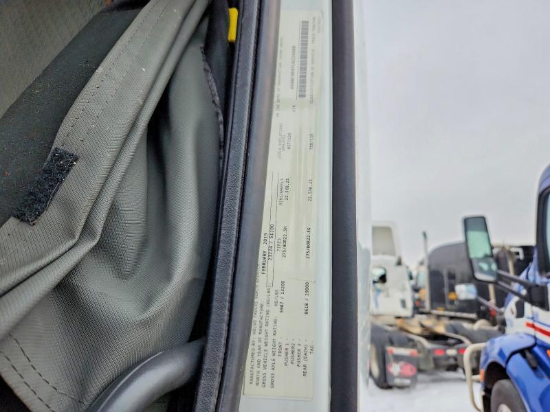 2020 Volv O VNL Semi Truck