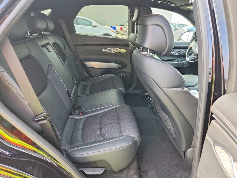 2024 Genesis Gv70 Base