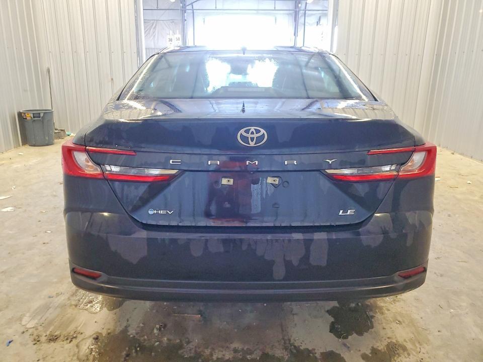 2025 Toyota Camry le