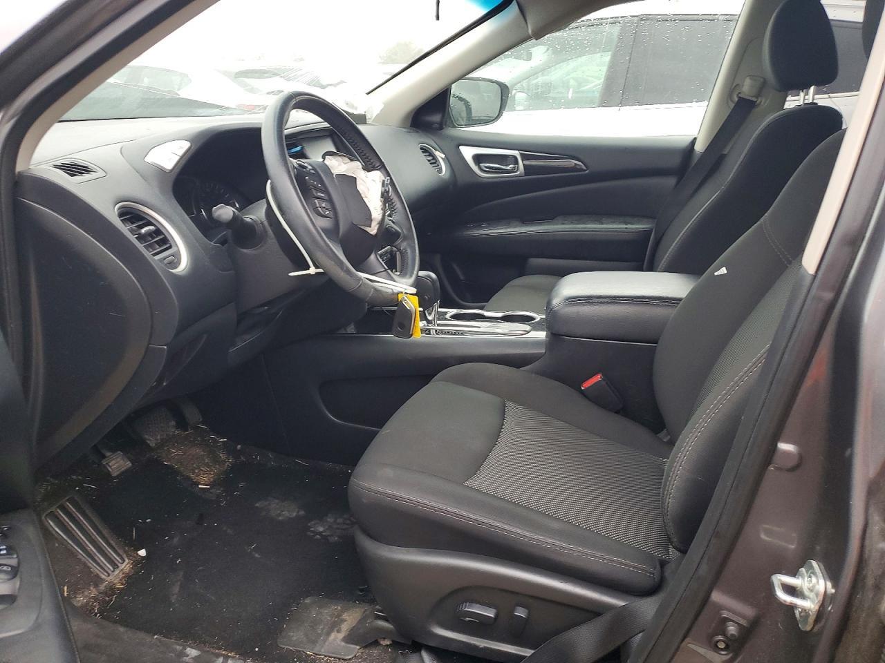 2020 Nissan Pathfinder sv
