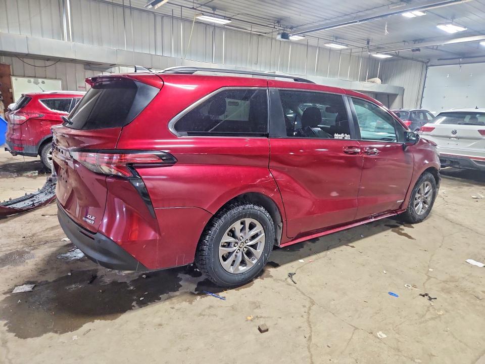 2021 Toyota Sienna xle