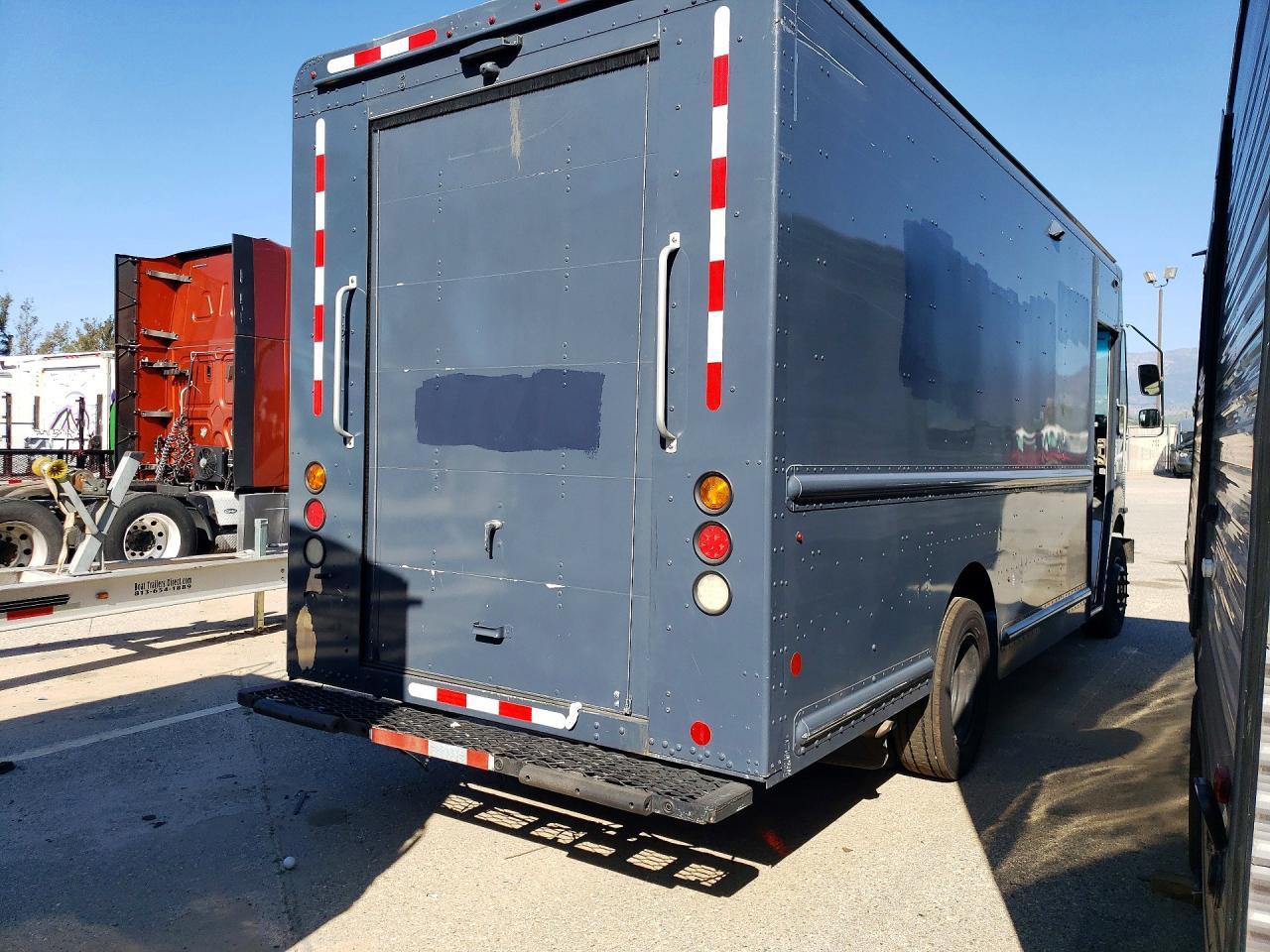 2021 Freightliner MT45G Chassis Delivery Truck