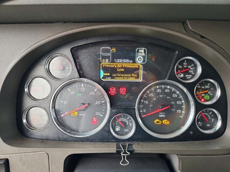 2016 Kenworth T680 Semi Truck