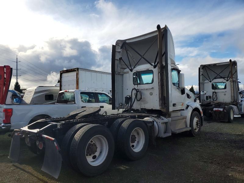 2018 Peterbilt 579 Semi Truck