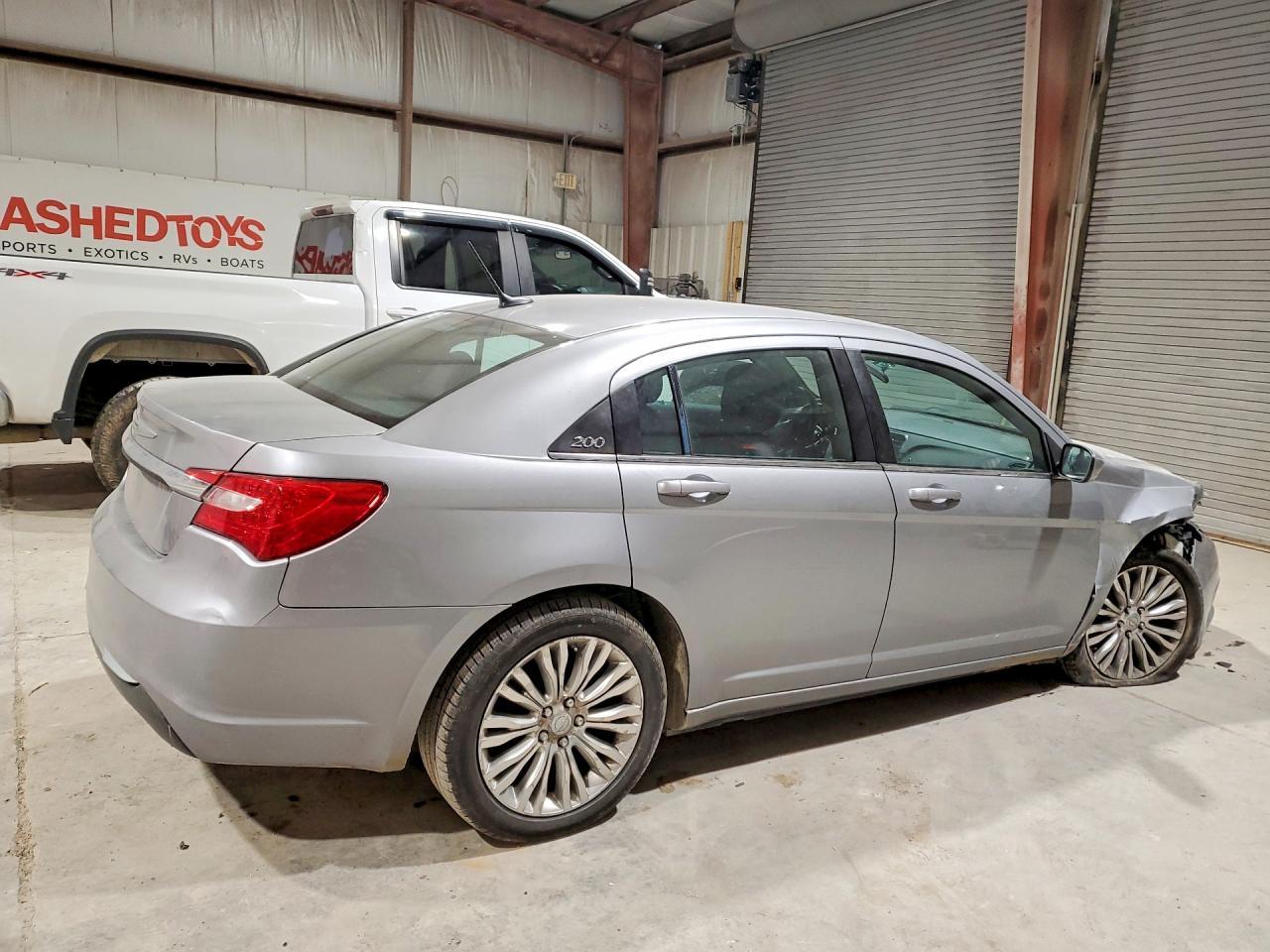2013 Chrysler 200