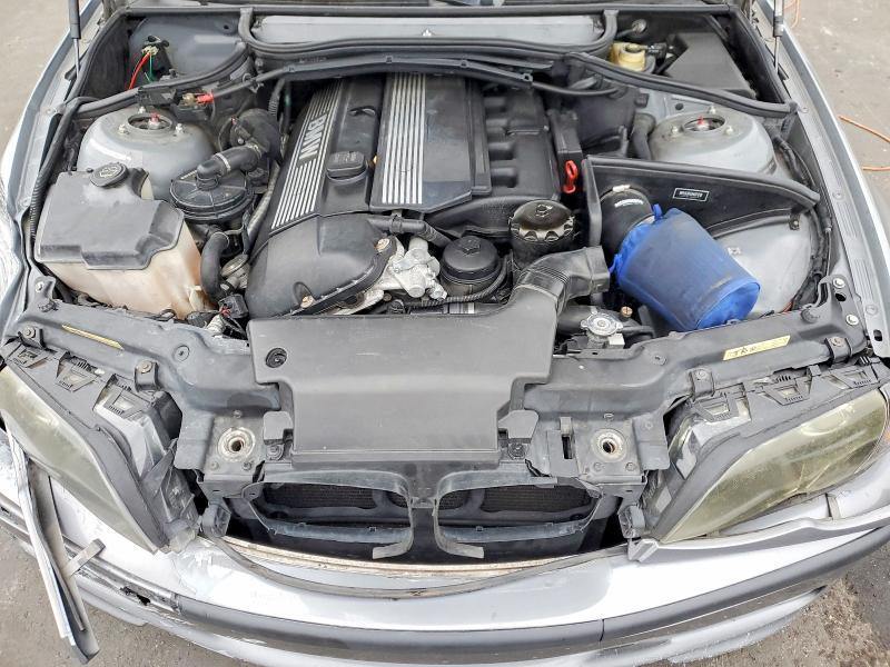 2005 BMW 330 i