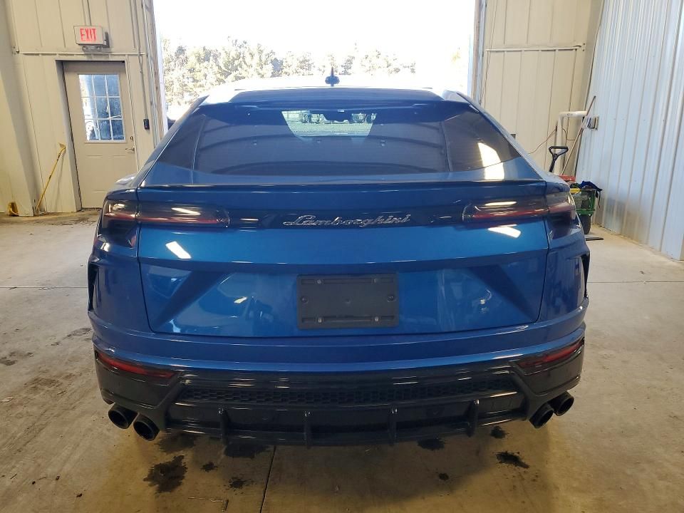 2022 Lamborghini Urus