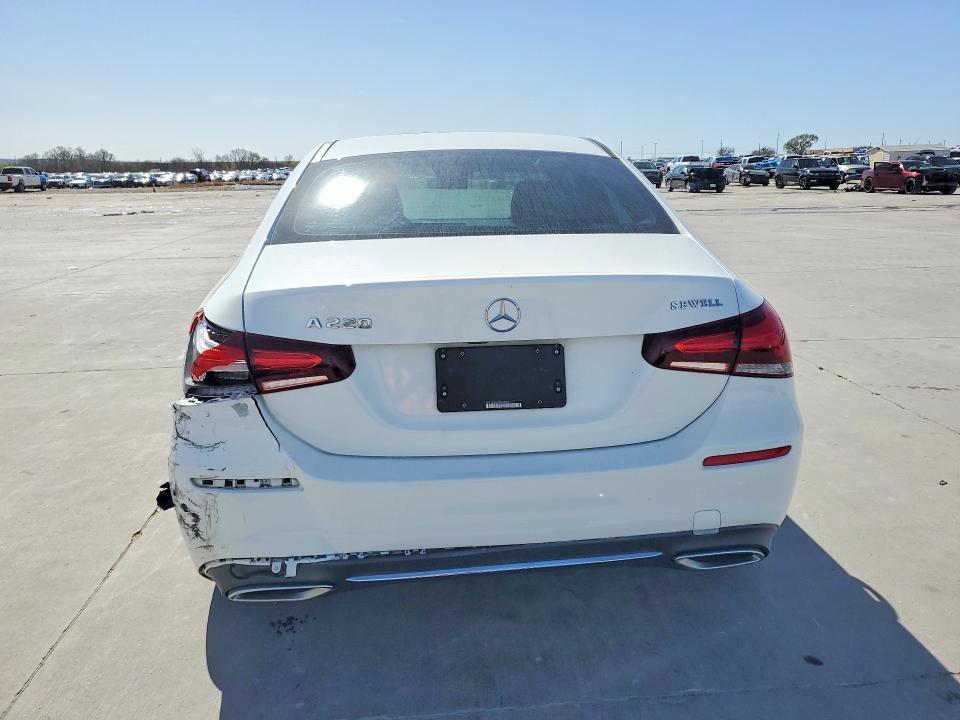2019 Mercedes-Benz A 220