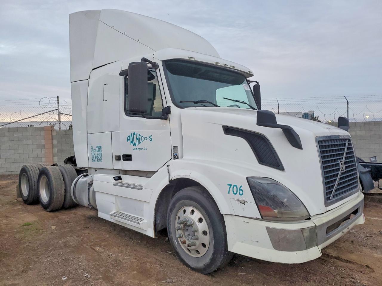 2011 Volvo VN VNL