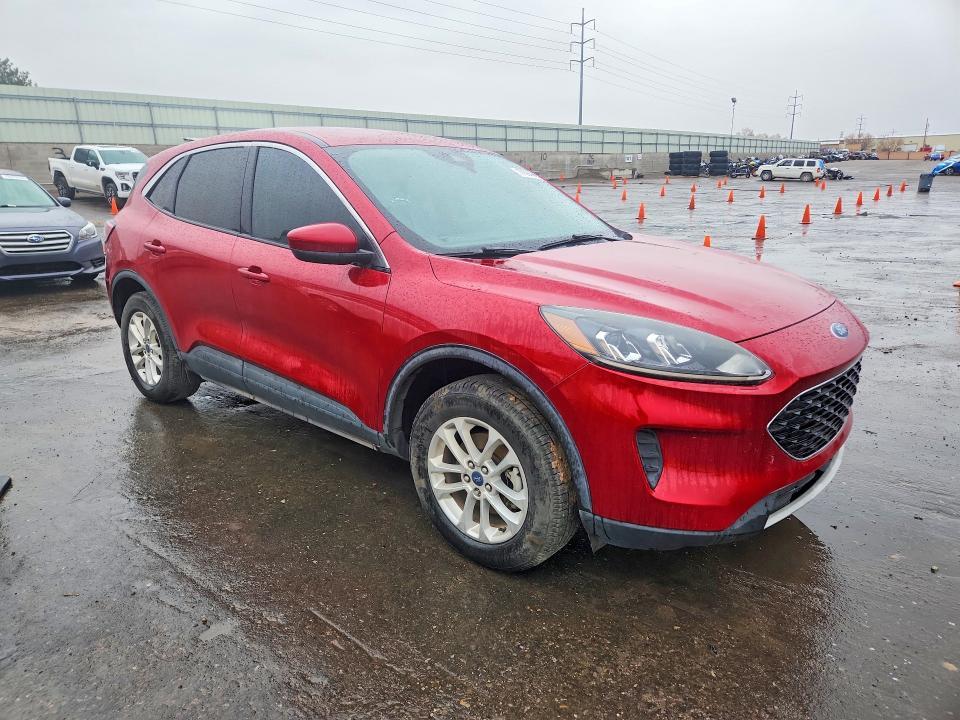 2020 Ford Escape se