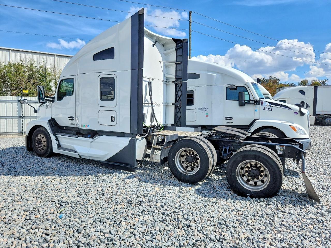 2023 Kenworth T680 Semi Truck