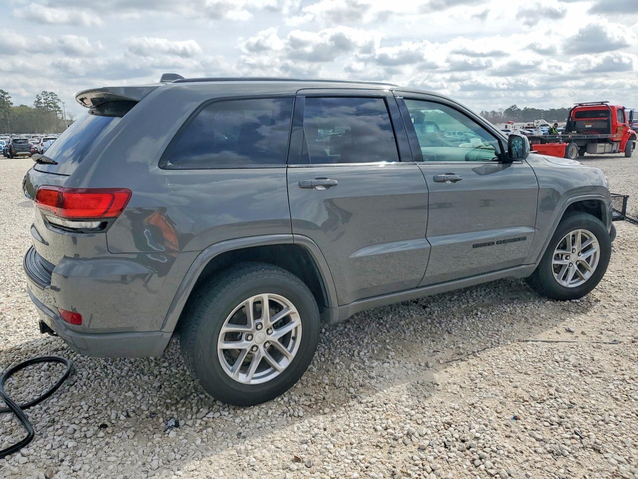 2020 Jeep Grand Cherokee Laredo