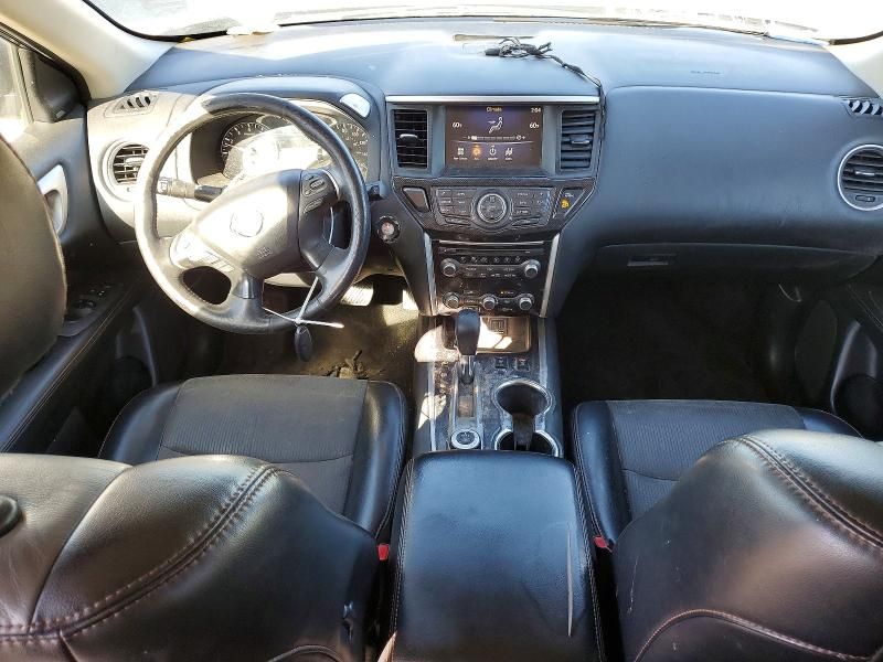 2019 Nissan Pathfinder sv