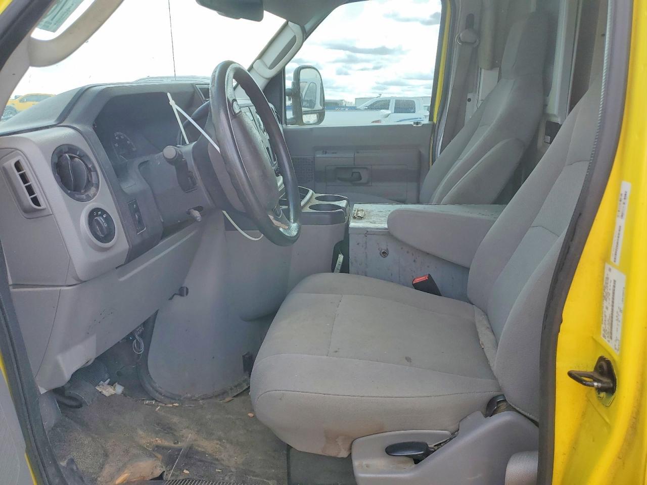 2016 Ford E350 Utility / Service Truck
