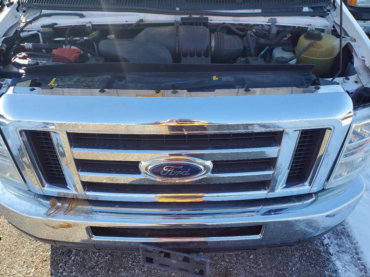 2016 Ford Econoline E350 Super Duty Cutaway Van