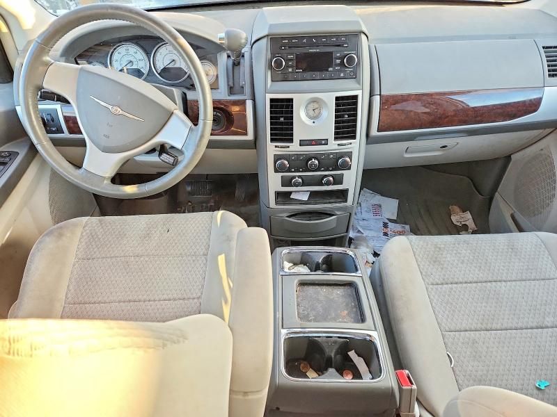 2010 Chrysler Town & Country Touring