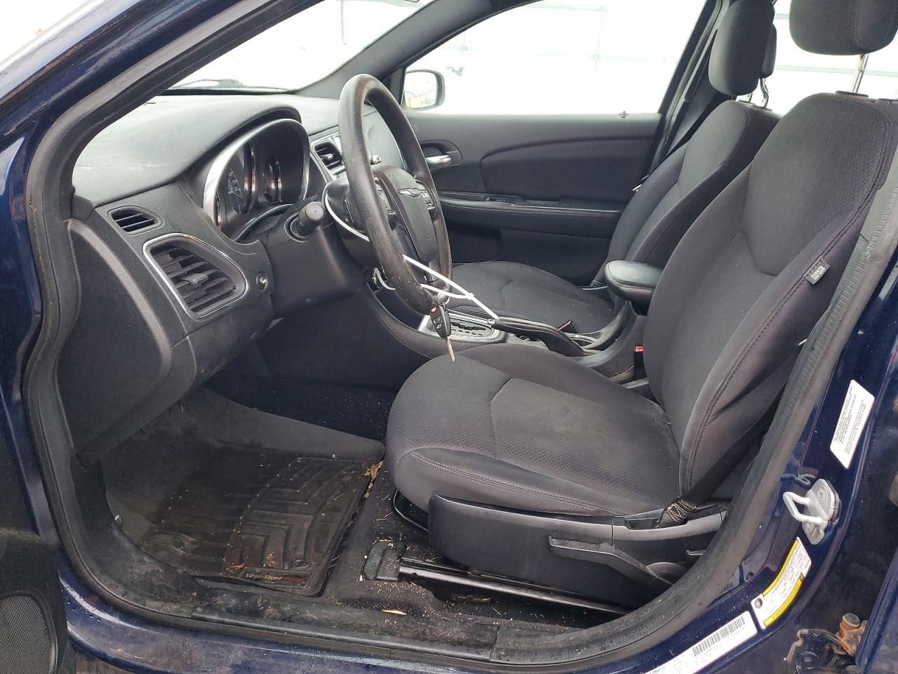 2013 Chrysler 200 lx