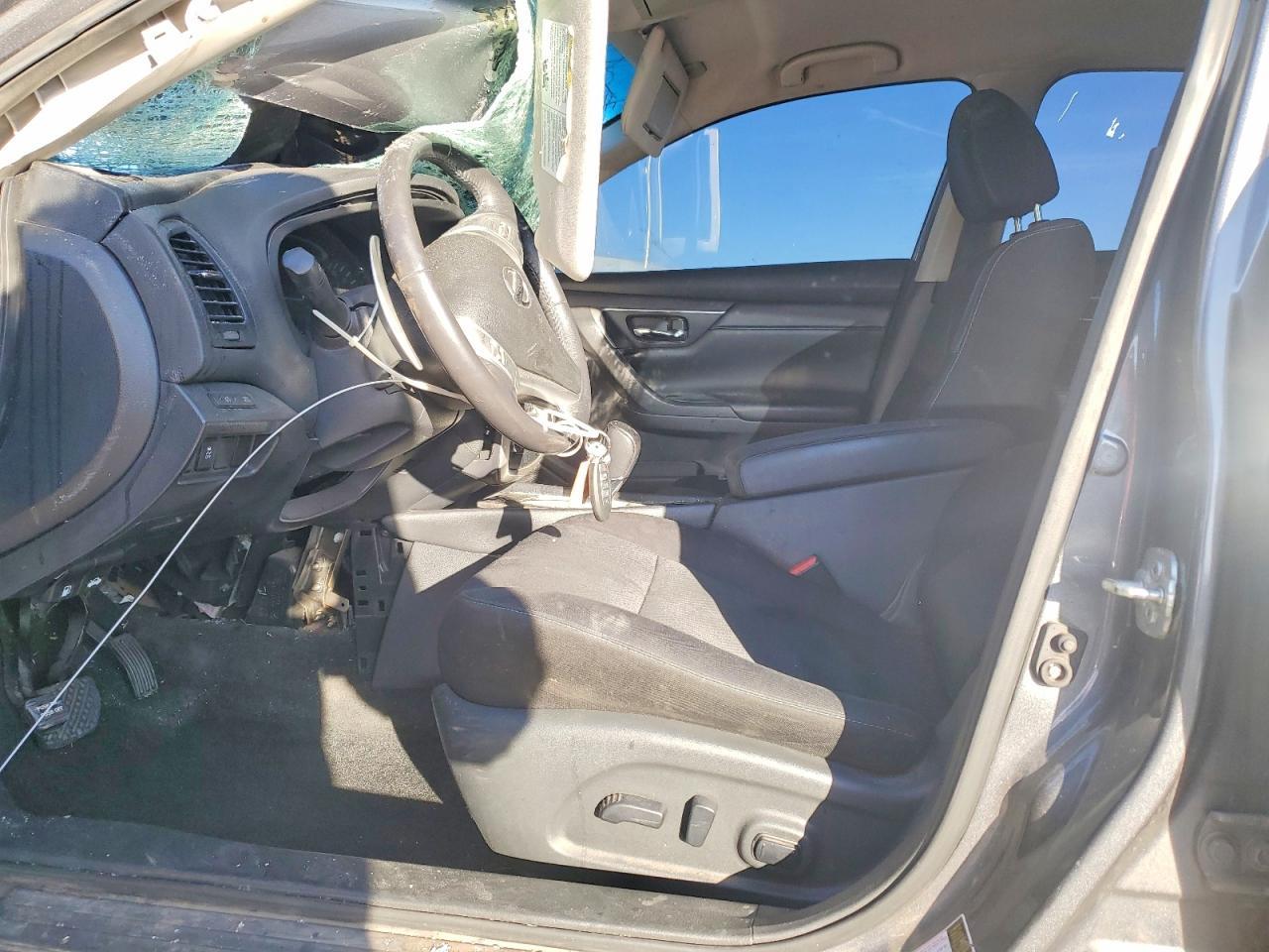 2017 Niss Altima 2.5 sr