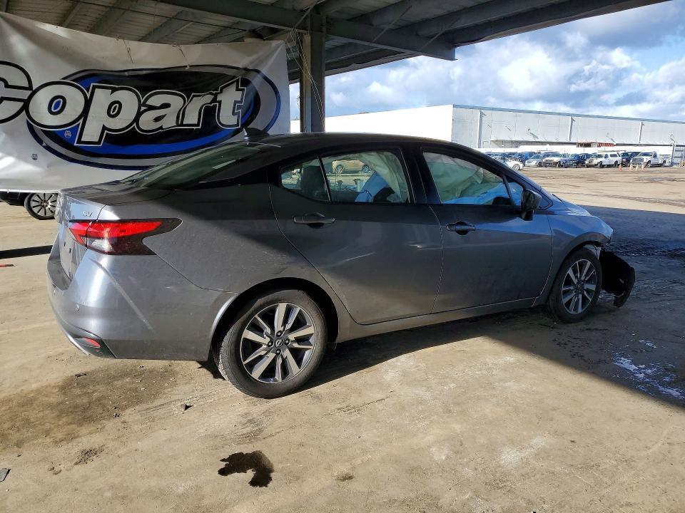 2023 Nissan Versa sv