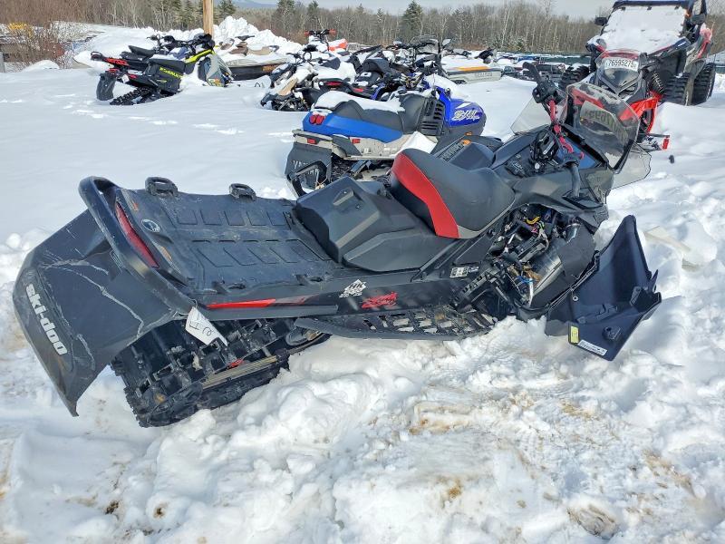 2025 Skidoo Renegade