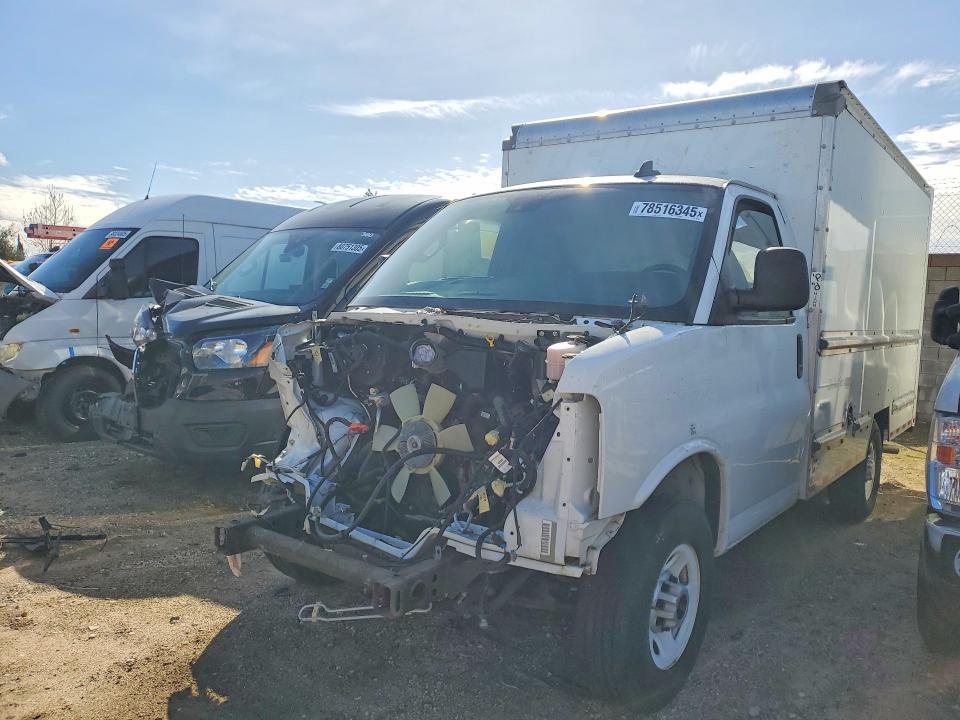 2022 GMC Savana BOX Truck