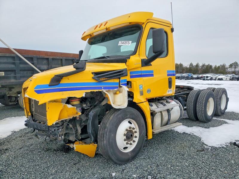 2019 Freightliner Cascadia 126 Semi Truck