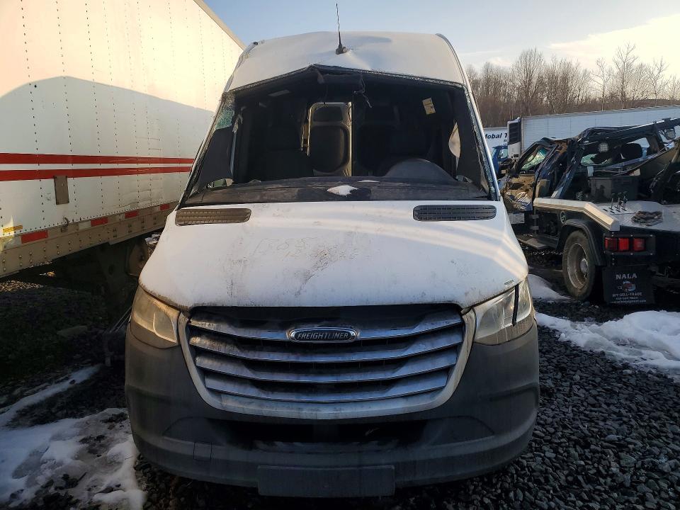 2019 Freightliner Sprinter 2500 Delivery van