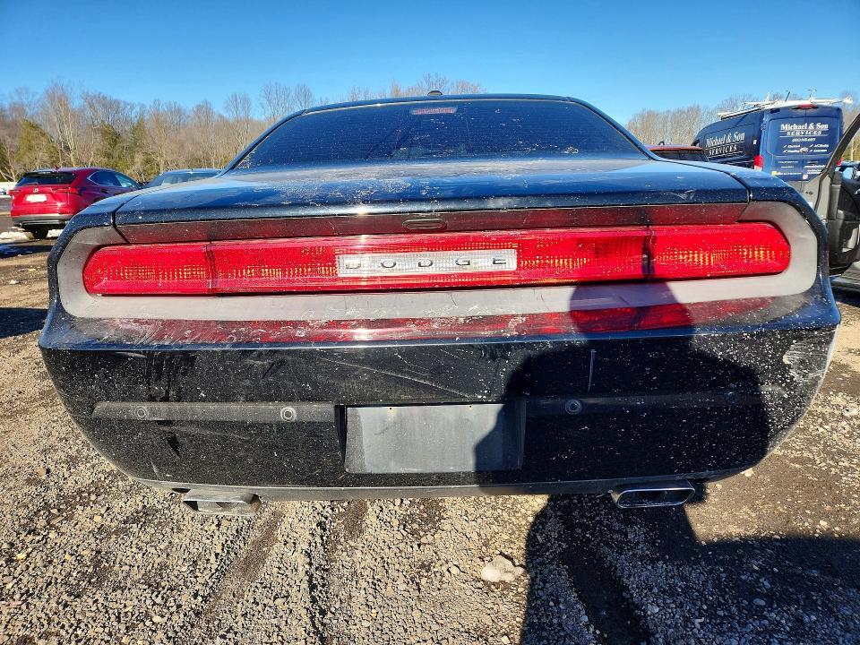 2013 Dodge Challenger sxt