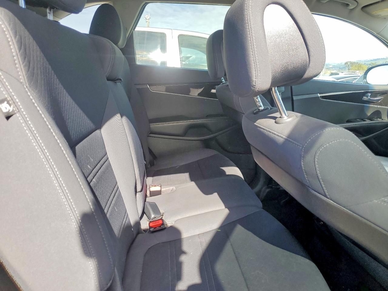 2016 KIA Sorento lx V6