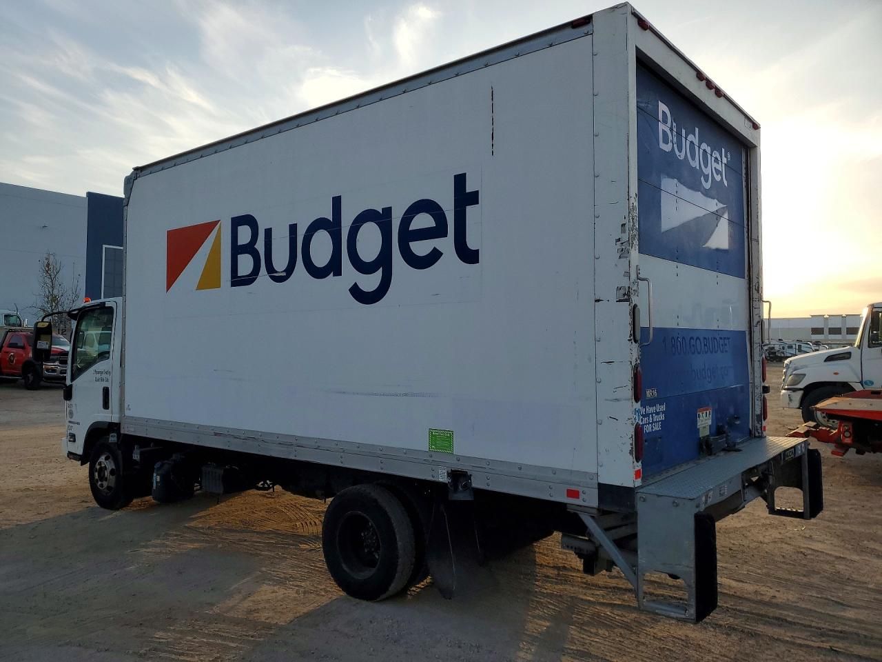 2017 Chevrolet 4500HD BOX Truck