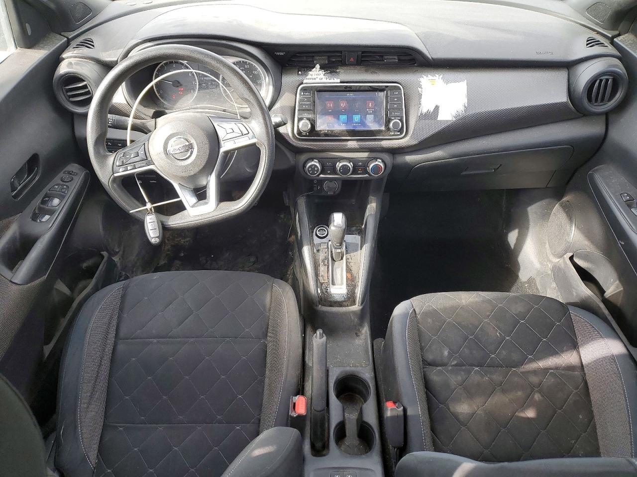 2020 Nissan Kicks s
