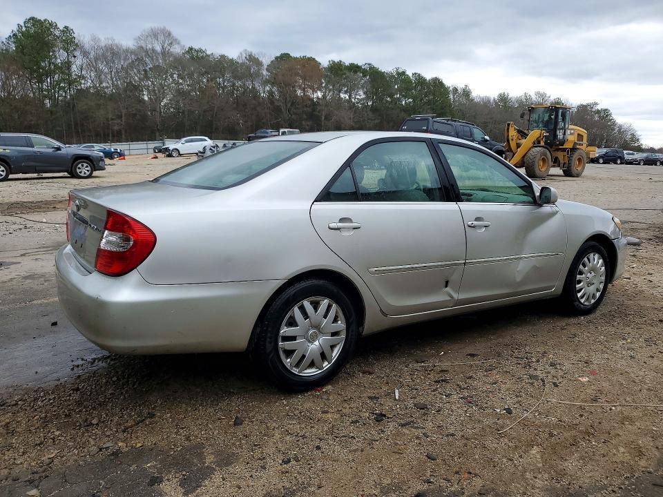 2004 Toyota Camry xle