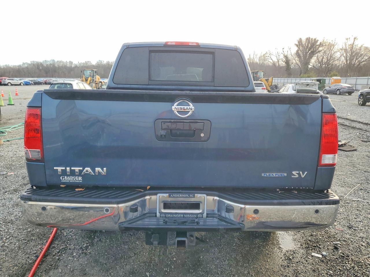 2014 Nissan Titan SV