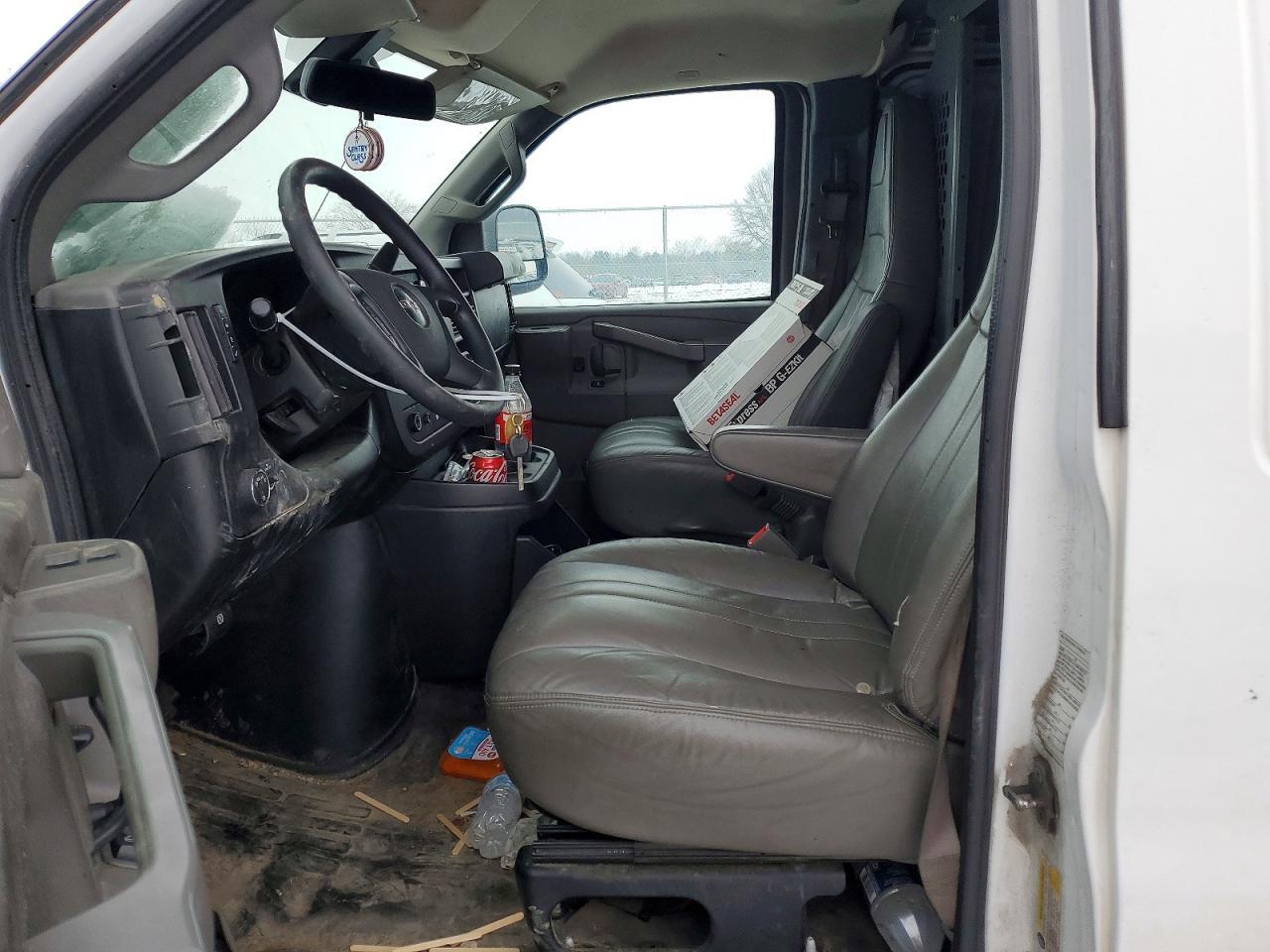 2020 GMC Savana 2500 Cargo Delivery van