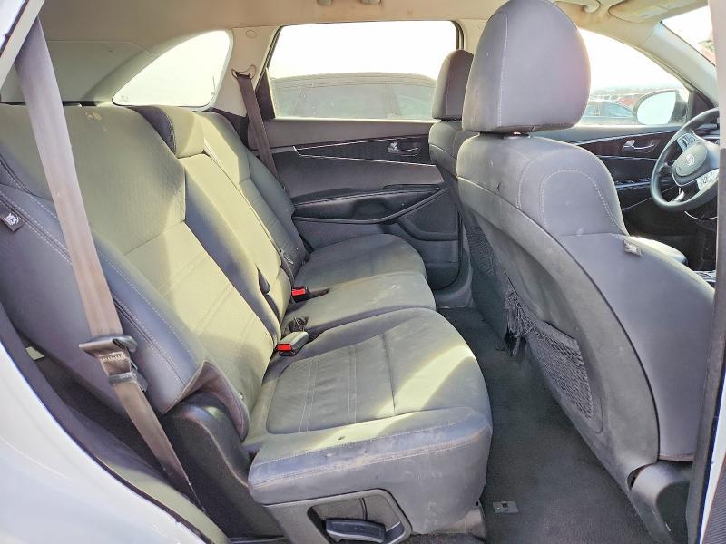 2019 KIA Sorento lx V6
