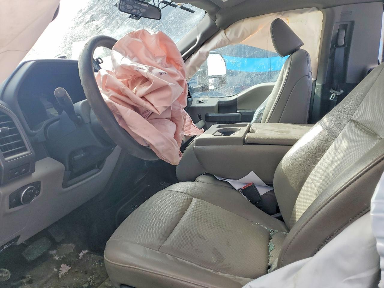 2022 Ford F550 Super Duty Flatbed Truck