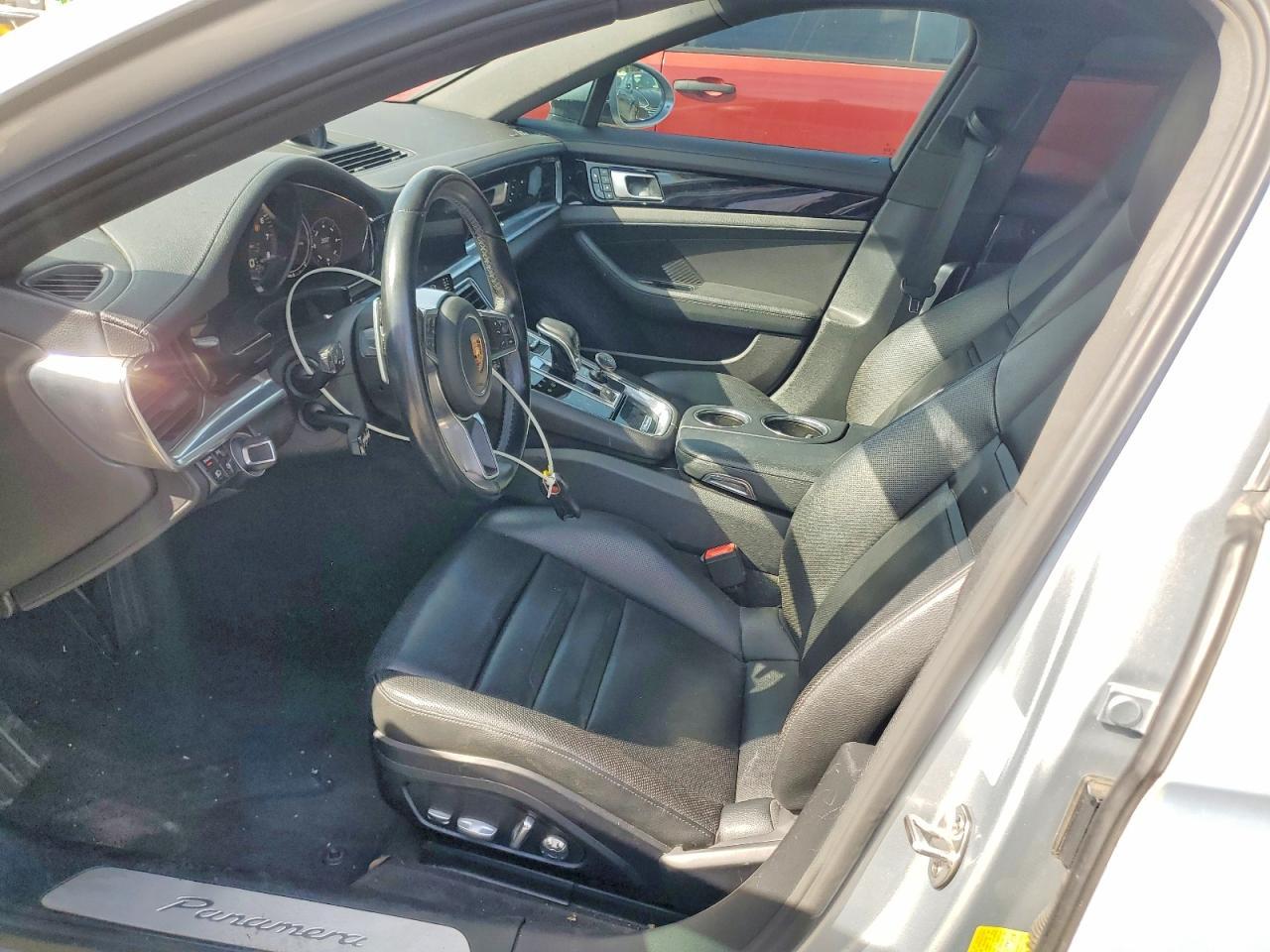 2018 Porsche Panamera 4