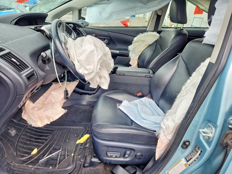 2015 Toyota Prius v Five
