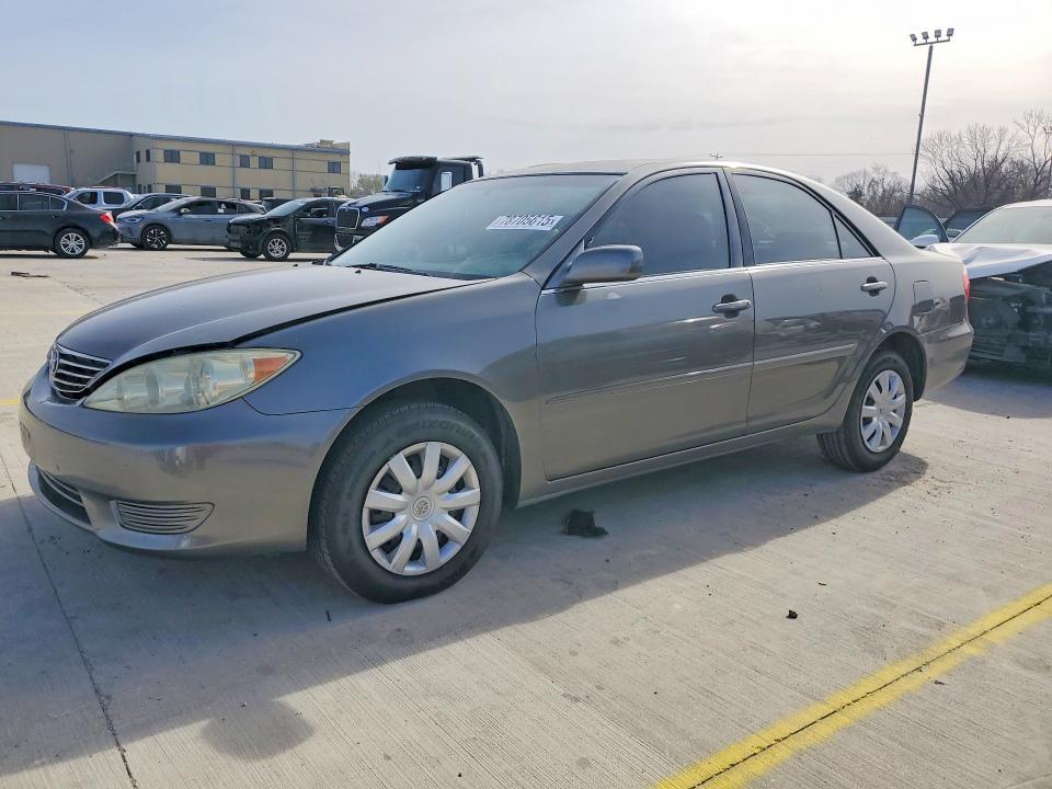 2005 Toyota Camry le